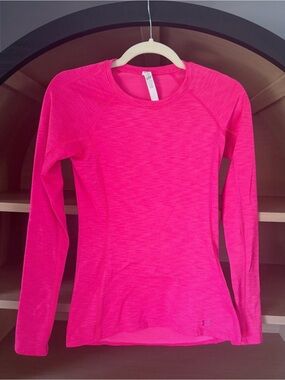 ✨$10✨Under Armour•Women’s Long Sleeve Crew ColdGear Top | Hot Pink | XS